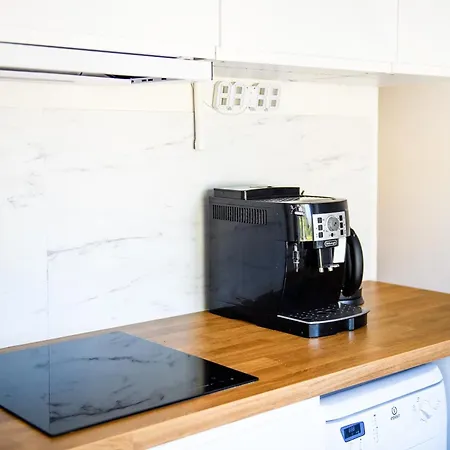 Elegant 1-Bedroom Apartment With Small Breakfast & Free Parking تارتو