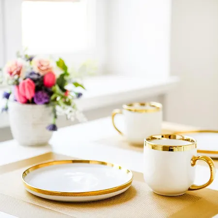 شقة Elegant 1-Bedroom Apartment With Small Breakfast & Free Parking *