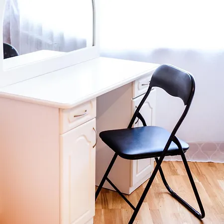 شقة Elegant 1-Bedroom Apartment With Small Breakfast & Free Parking