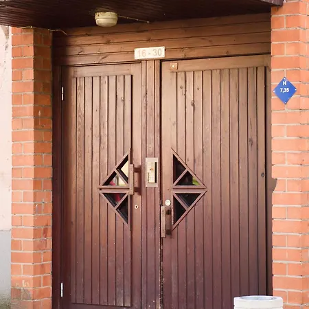 شقة Elegant 1-Bedroom Apartment With Small Breakfast & Free Parking *